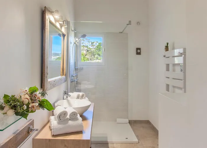 Hébergement de vacances Bel Hortensia Avec Grande Terrasse 4 à 6 Personnes