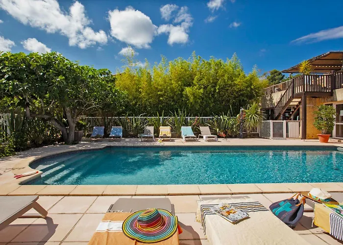 Hébergement de vacances Bel Hortensia Avec Grande Terrasse 4 à 6 Personnes